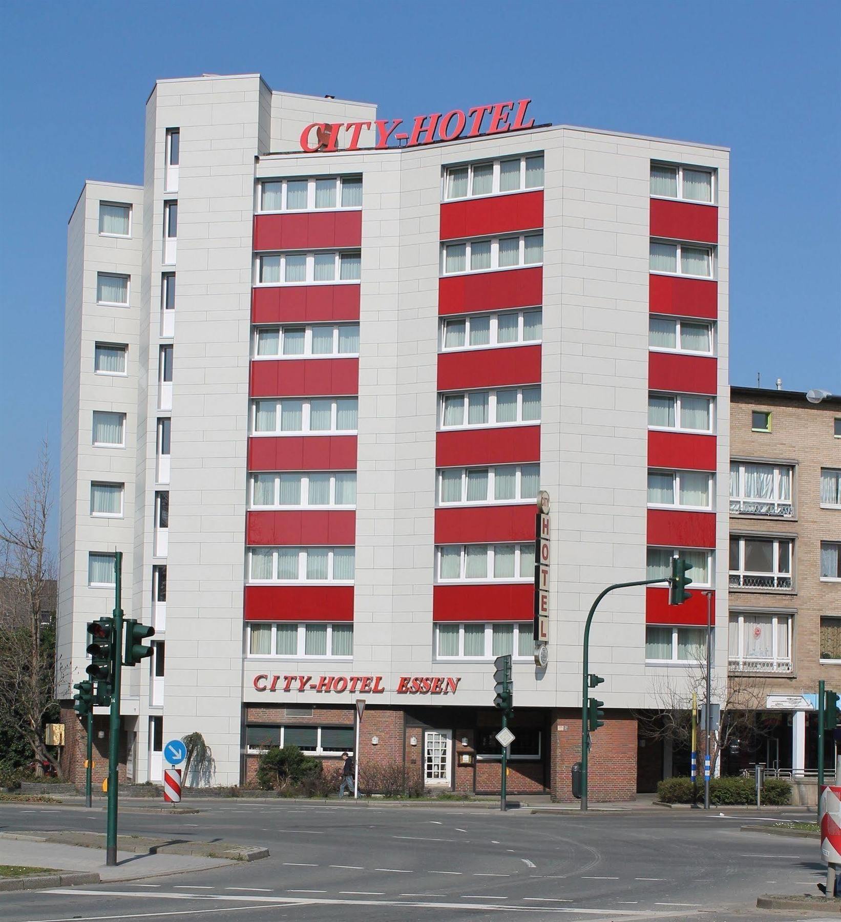 City Hotel Есен Екстериор снимка